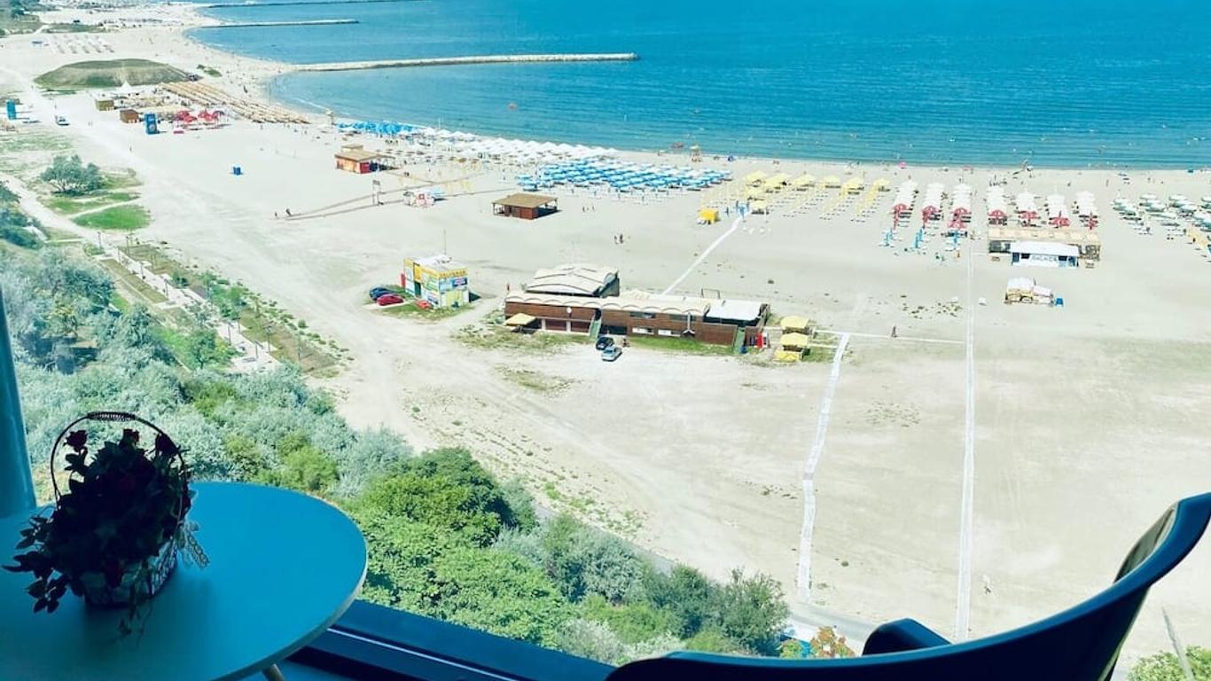 Maritimo Luxury Aparthotel