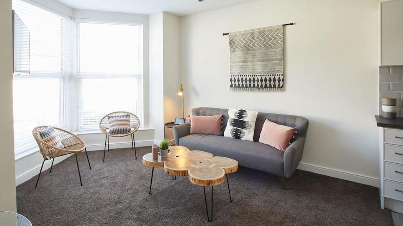 Host & Stay - West Cliff View