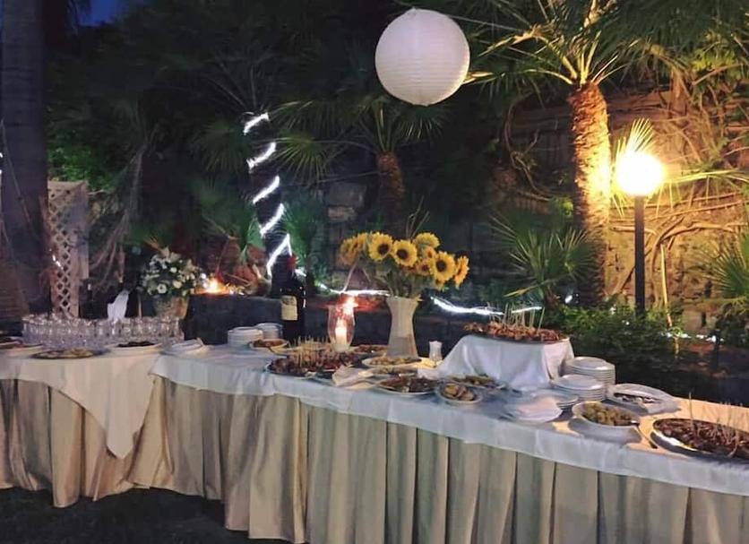 Buffet Photo