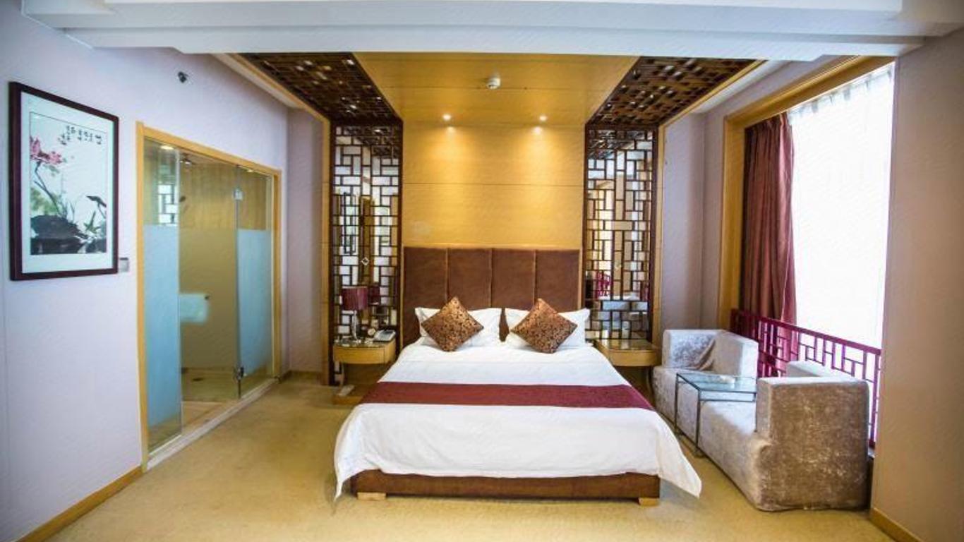Mudanjiang Kunlun Hotel (Railway Station Pedestrian Street)