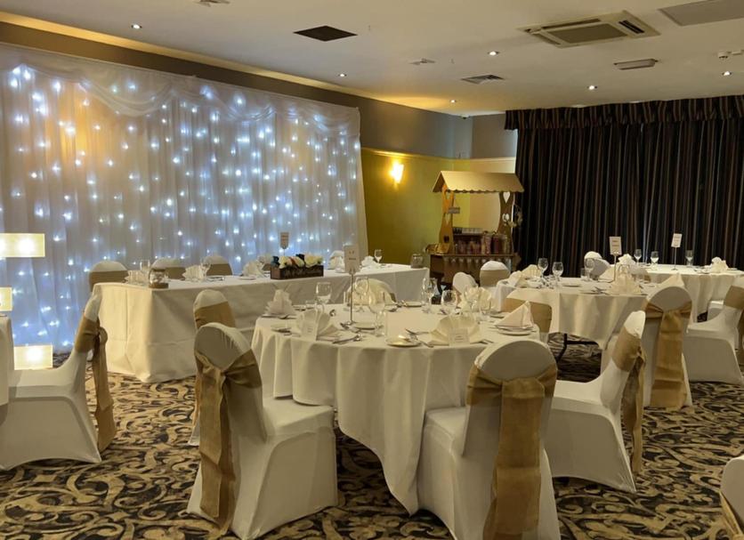 Banquet hall Photo