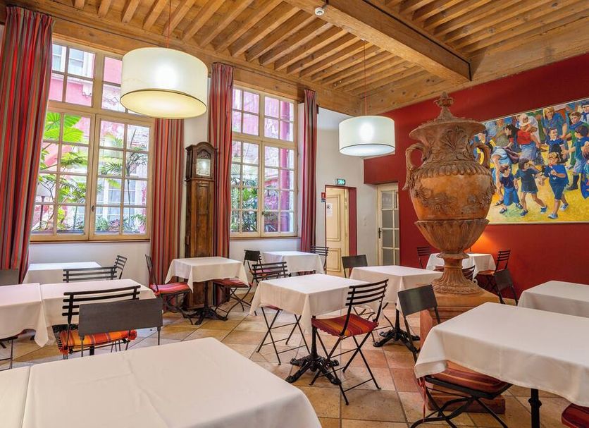Restaurant Photo
