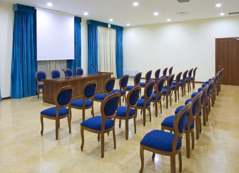 Conference room Photo