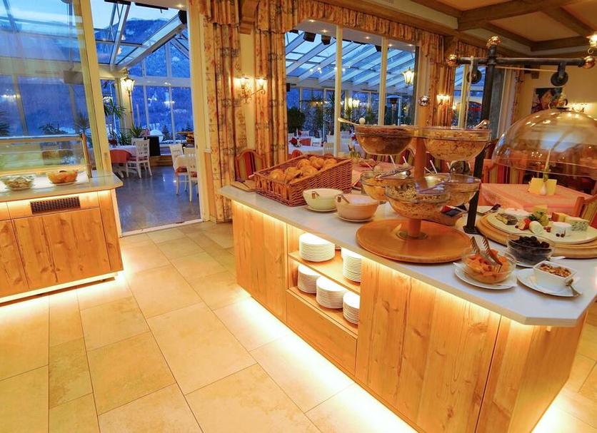 Buffet Photo