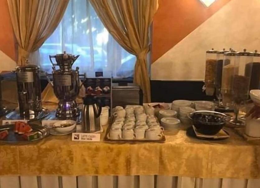 Buffet Photo