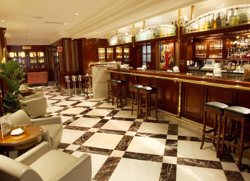 Bar Photo