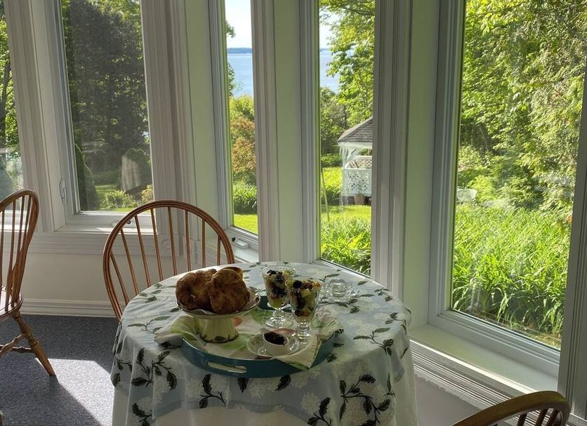 Dining room Photo