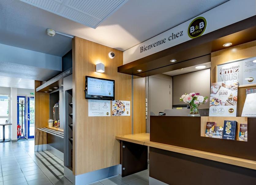 Front desk Photo