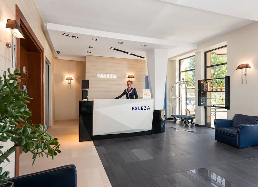 Front desk Photo