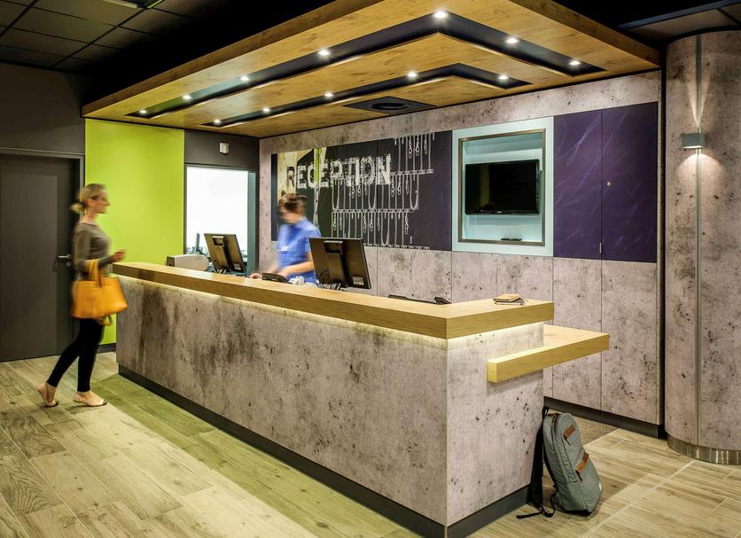 Front desk Photo