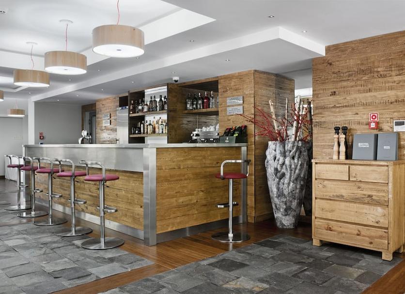 Bar Photo