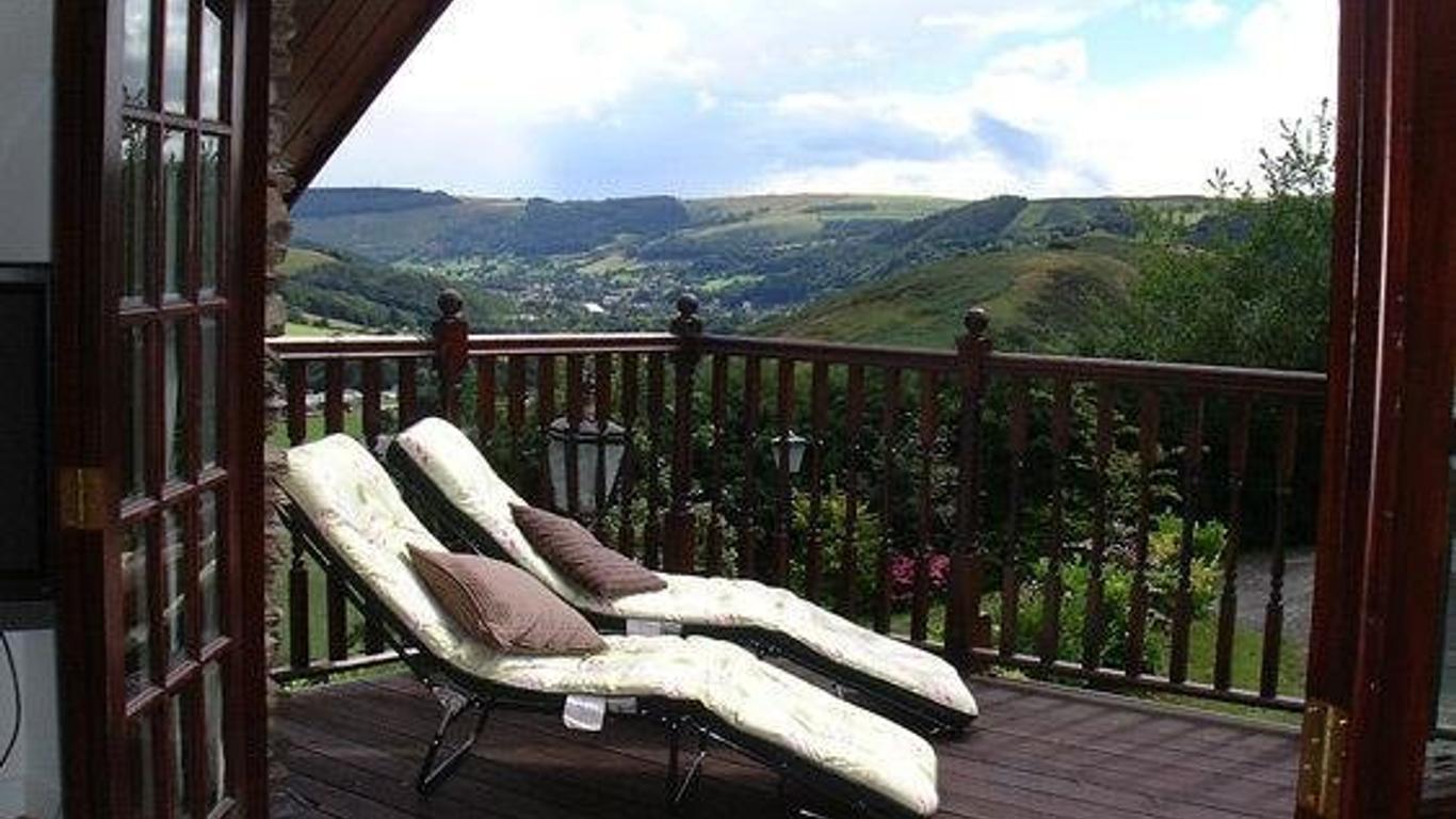 Horseshoe Pass Holiday Lets