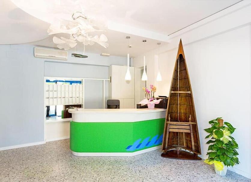 Front desk Photo