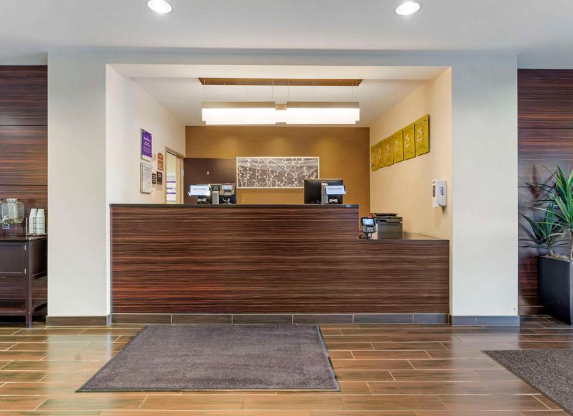 Front desk Photo