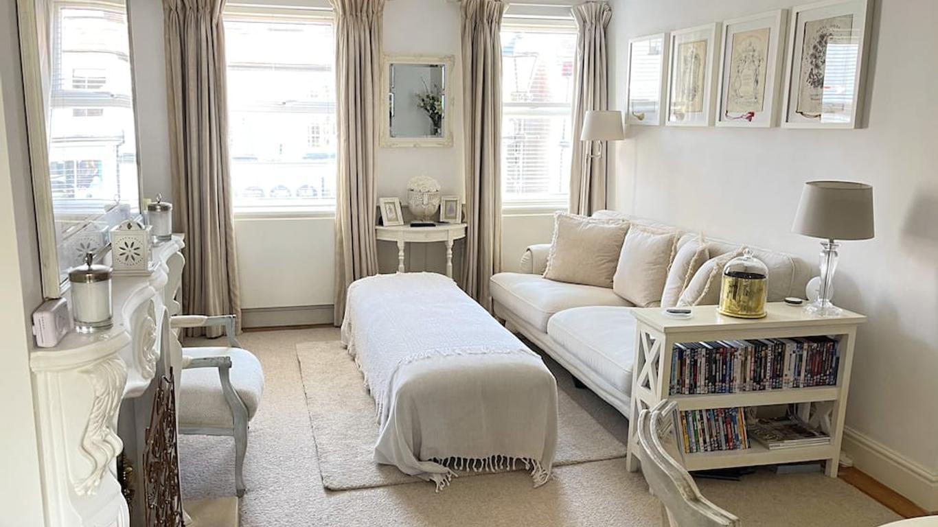 Beautiful Lymington New Forest Getaway
