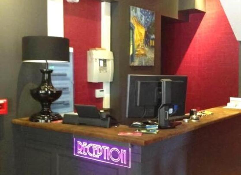 Front desk Photo