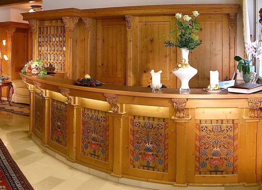 Front desk Photo