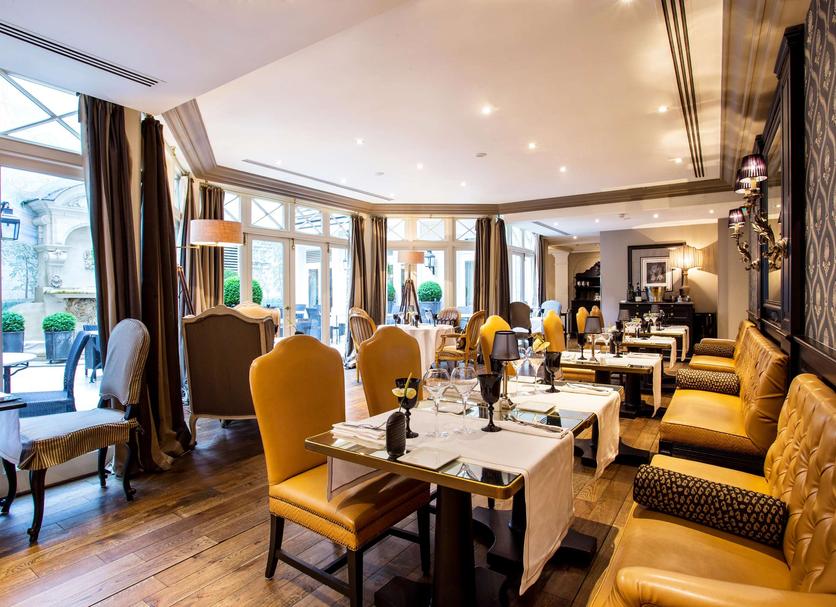 Restaurant Photo