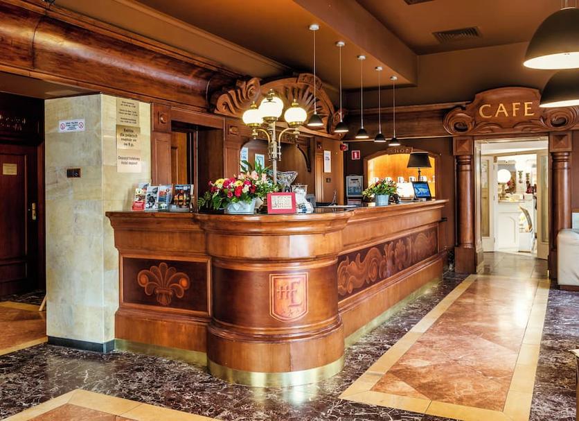 Front desk Photo
