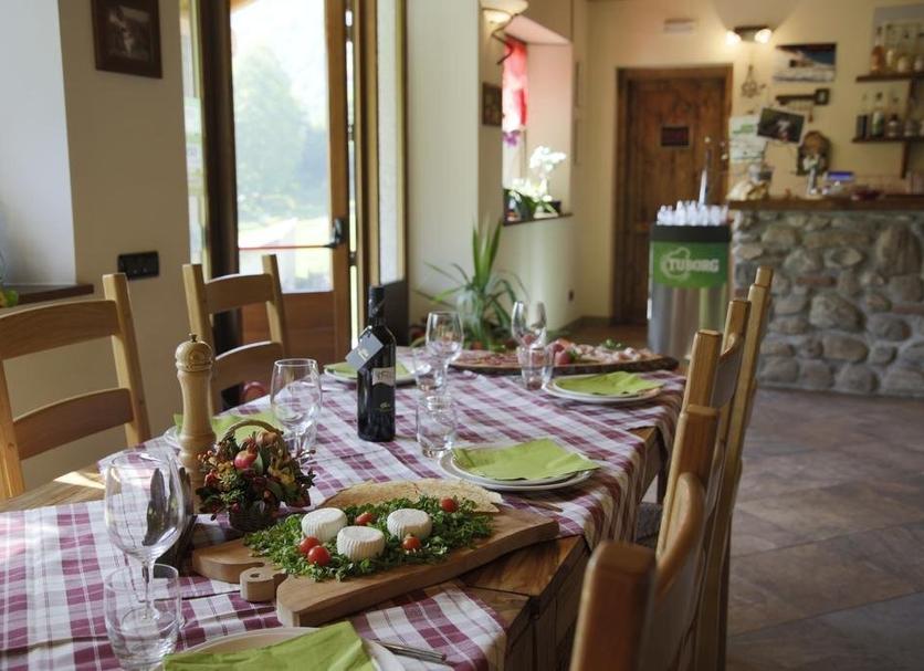 Dining room Photo