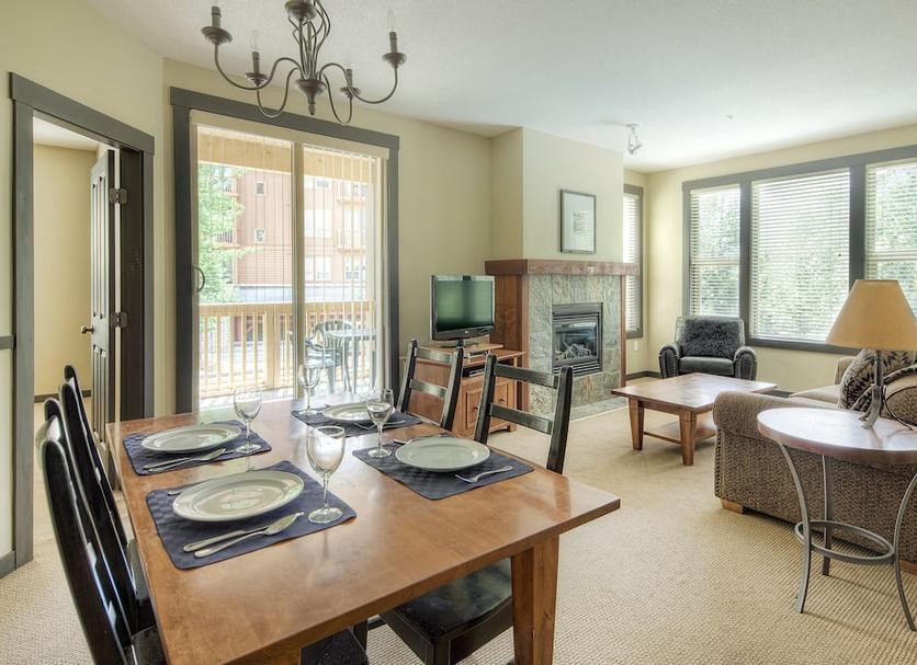 Dining room Photo