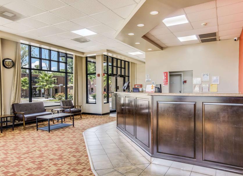 Front desk Photo
