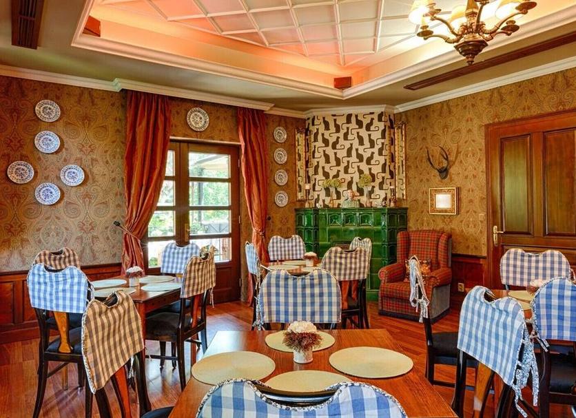Restaurant Photo