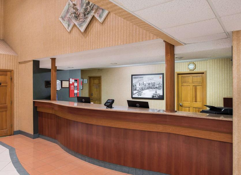 Front desk Photo