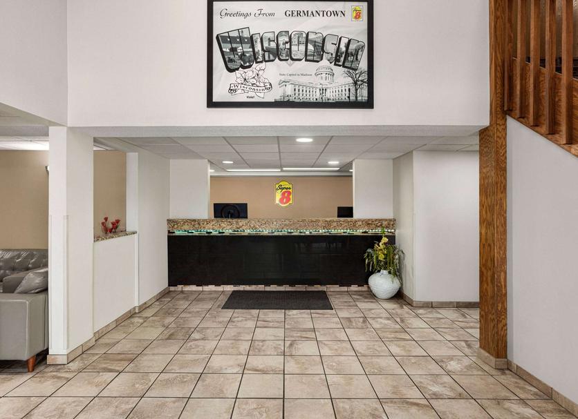 Front desk Photo