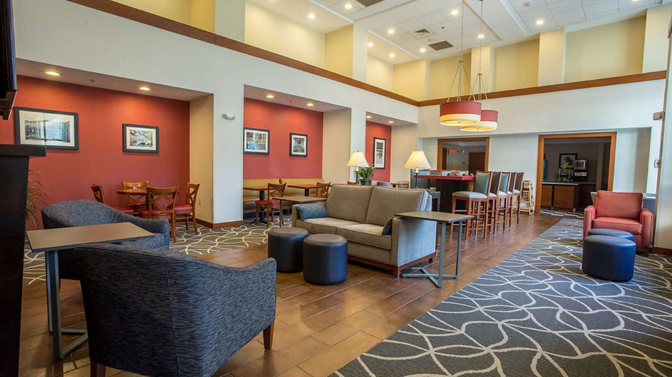 Hampton Inn & Suites Tilton