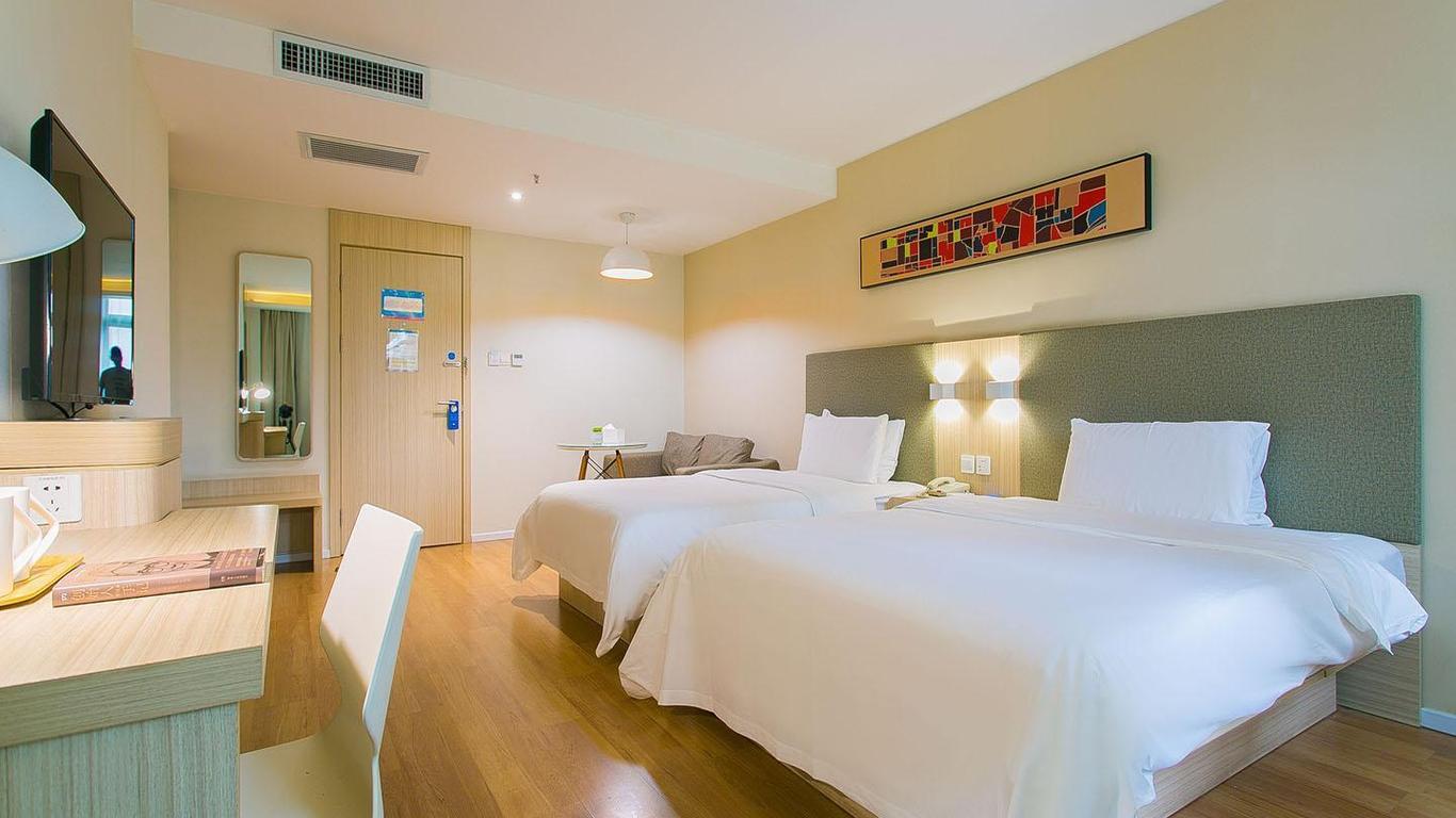 Hanting Hotel Xi'an North Railway Station Fengcheng 10th Road Metro Station