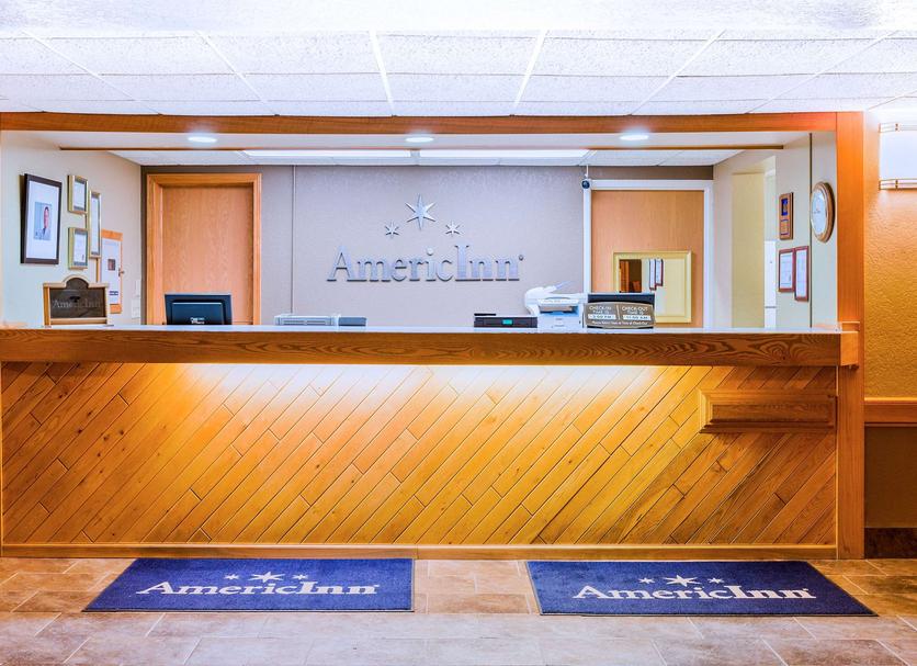 Front desk Photo