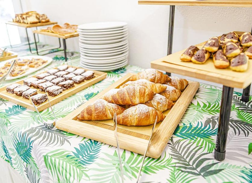 Buffet Photo
