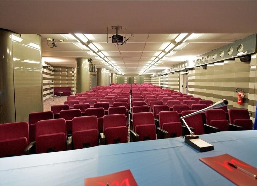 Conference room Photo