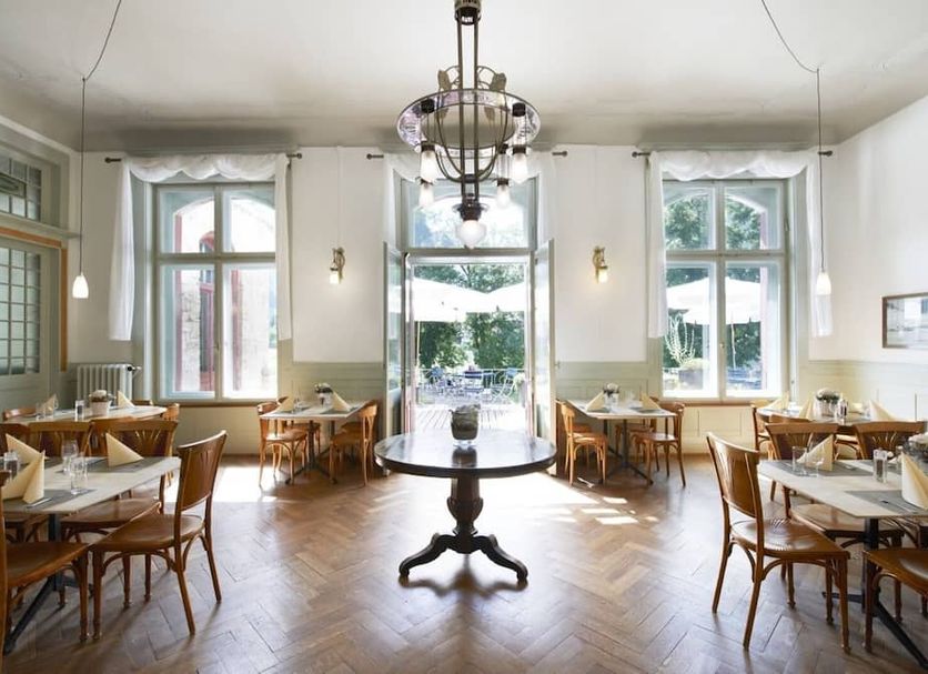 Restaurant Photo