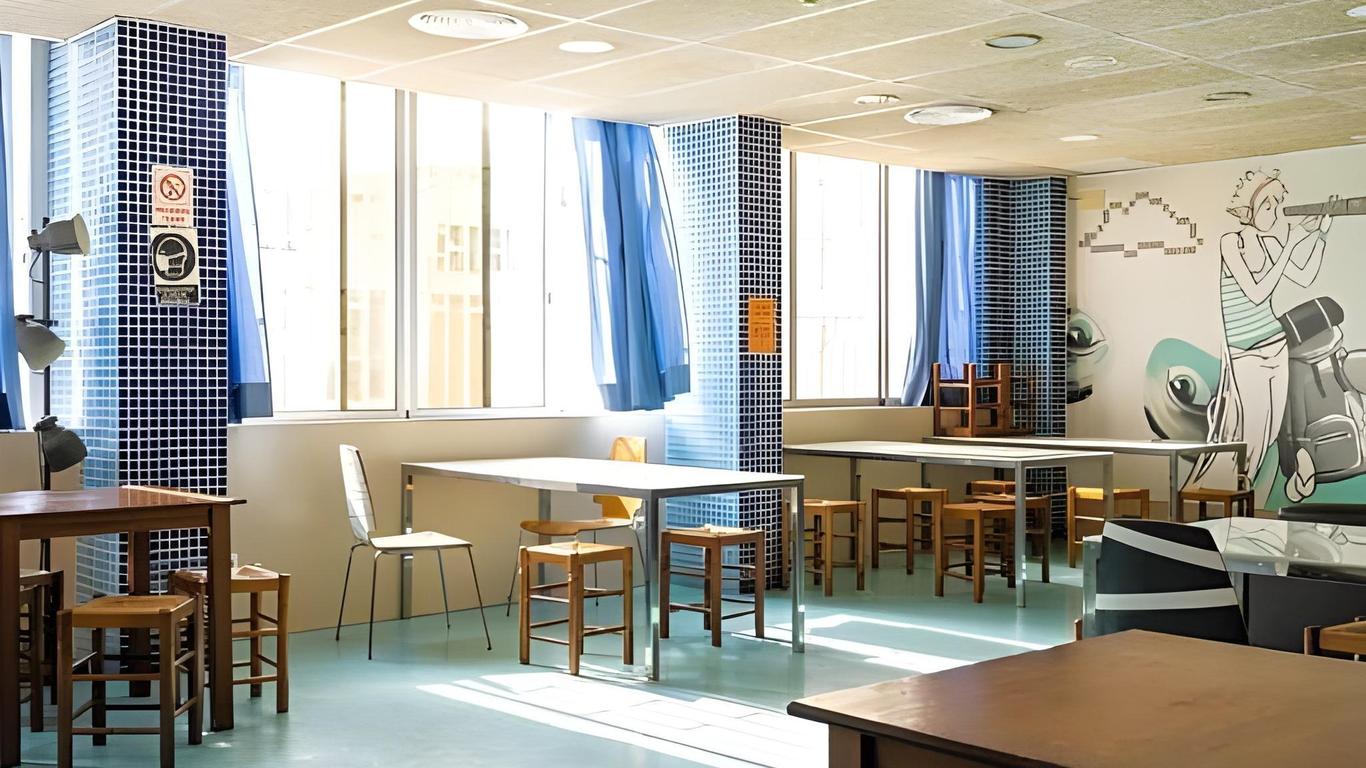Be Dream Hostel