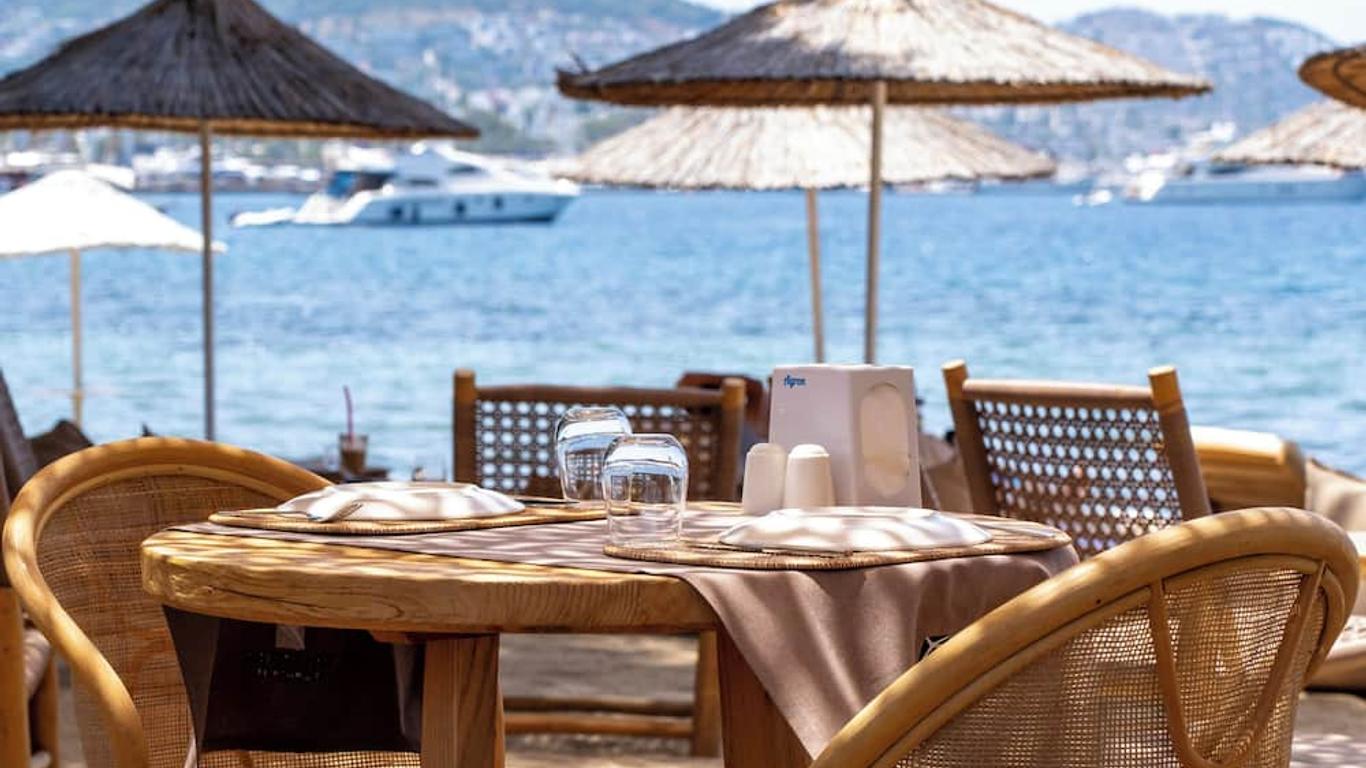 Yalipark Beach Hotel