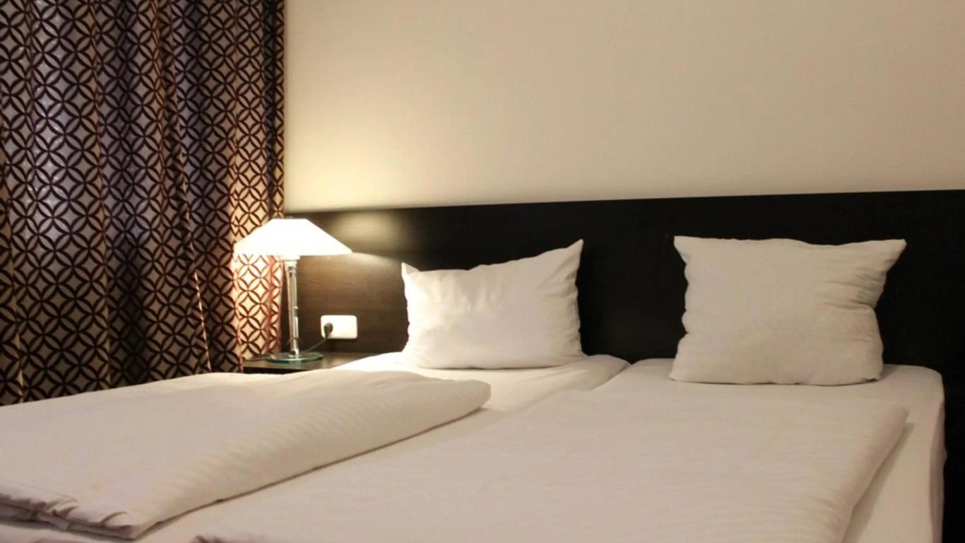 Aariana Hotel