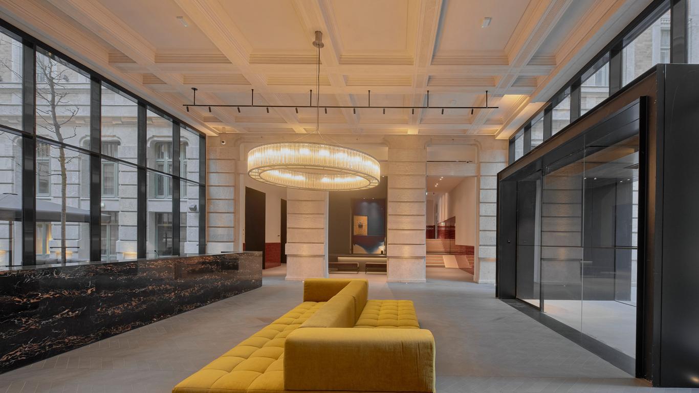 Kozmo Hotel Suites & Spa