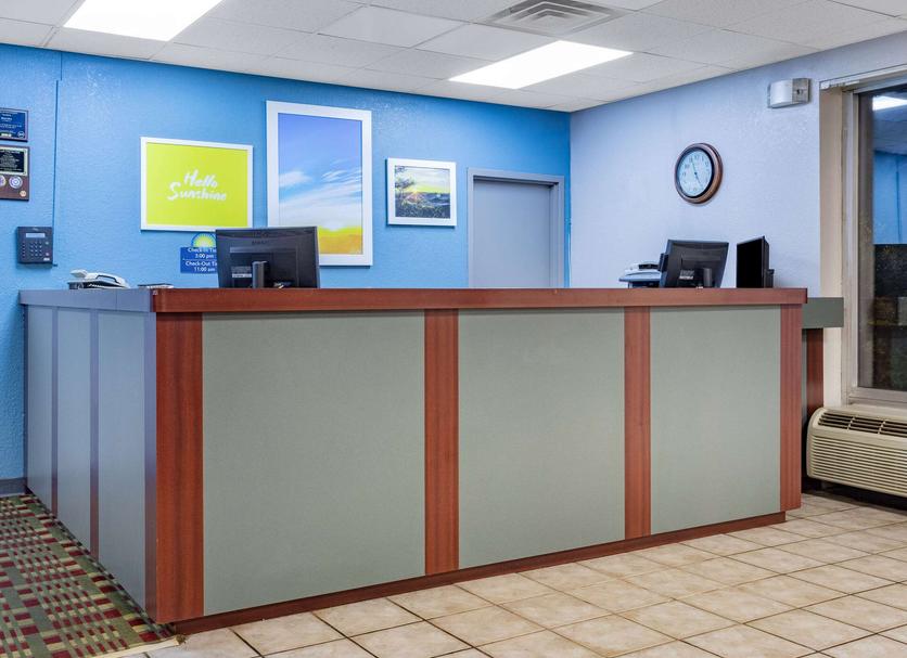 Front desk Photo