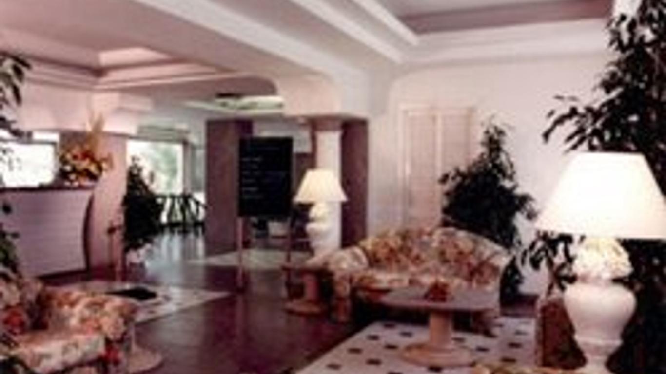 Hotel Aris Garden