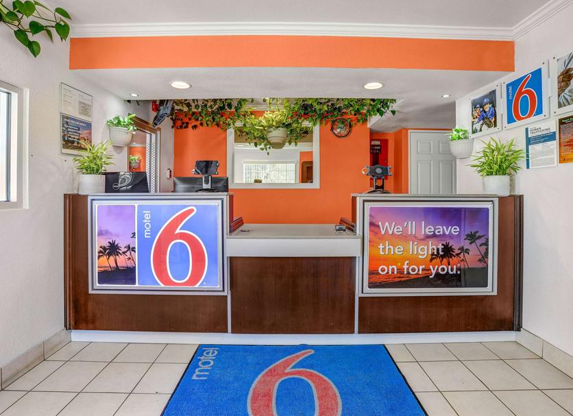 Front desk Photo