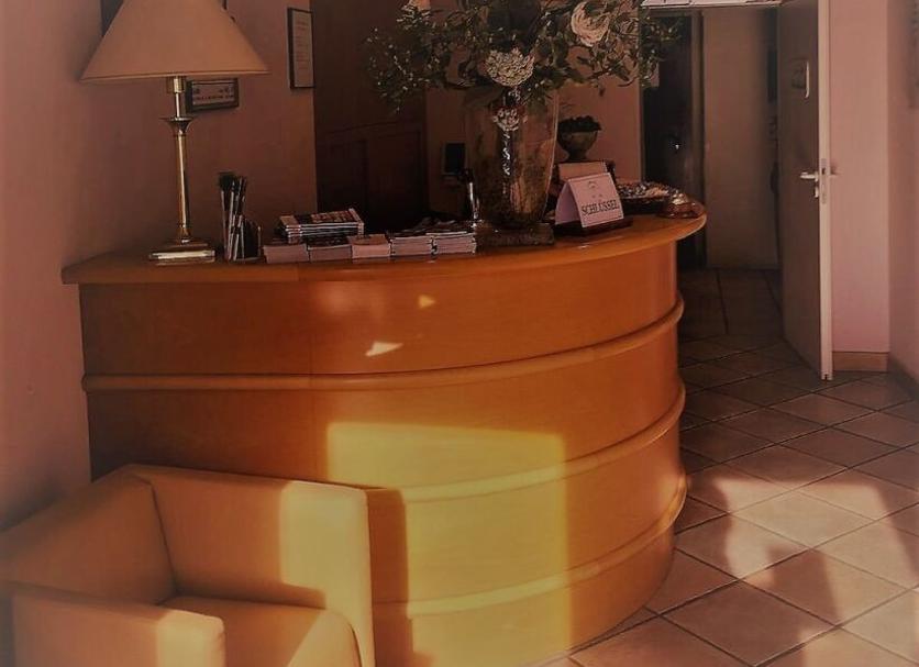 Front desk Photo