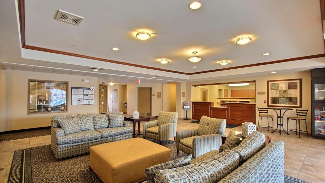 Candlewood Suites Milwaukee Airport-Oak Creek