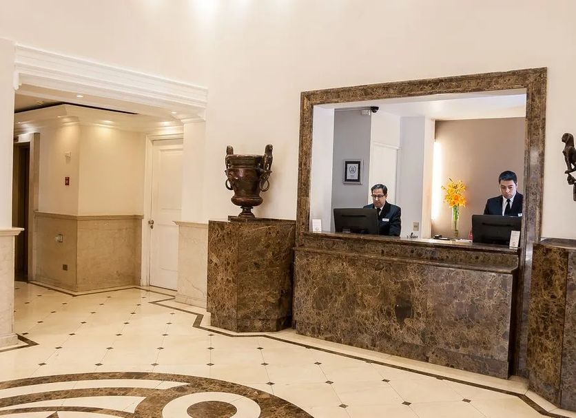 Front desk Photo