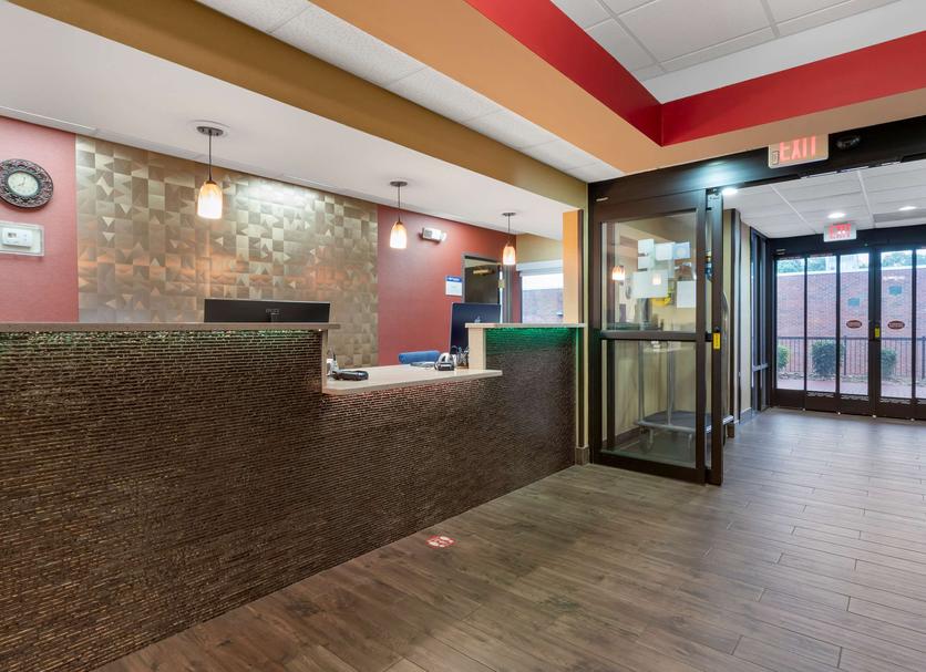 Front desk Photo
