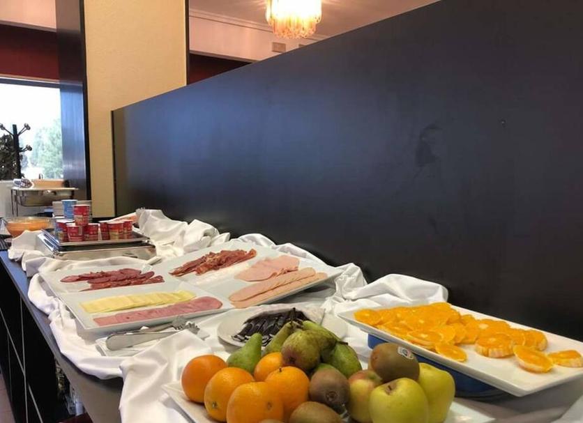 Buffet Photo