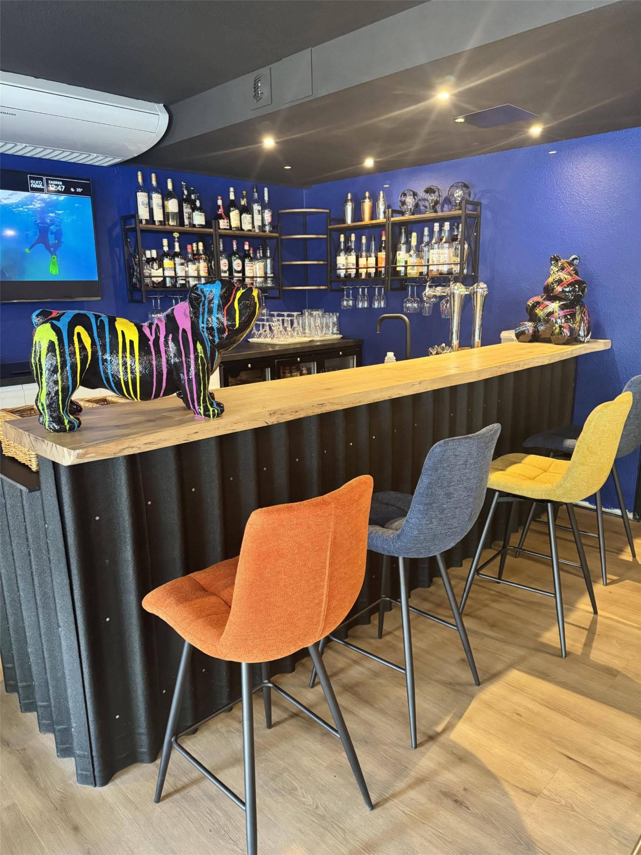 Bar Photo
