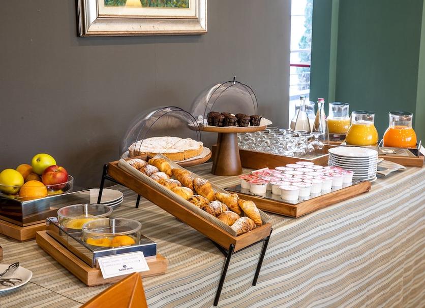 Buffet Photo