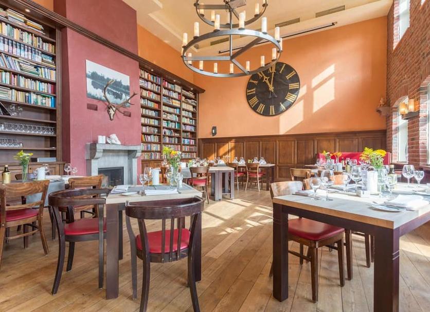 Restaurant Photo